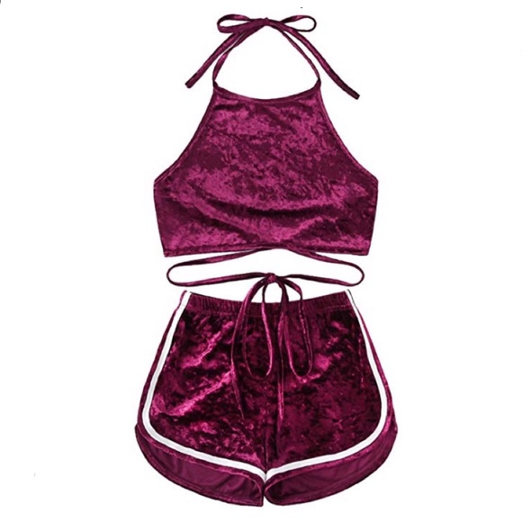 Tops - NWOT Velvet 2 piece set booty short crop top cute